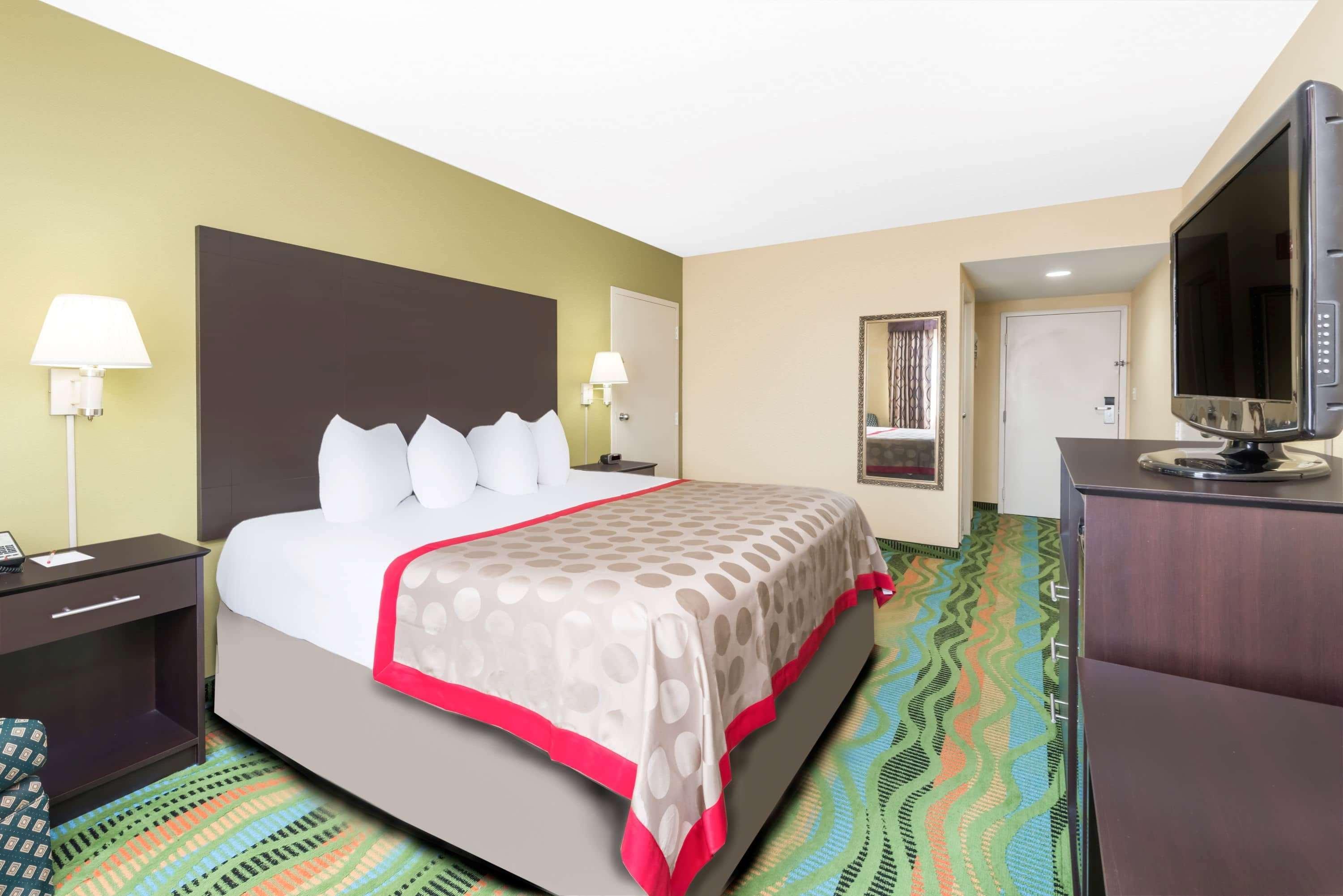 Ramada By Wyndham Vandalia Exterior photo