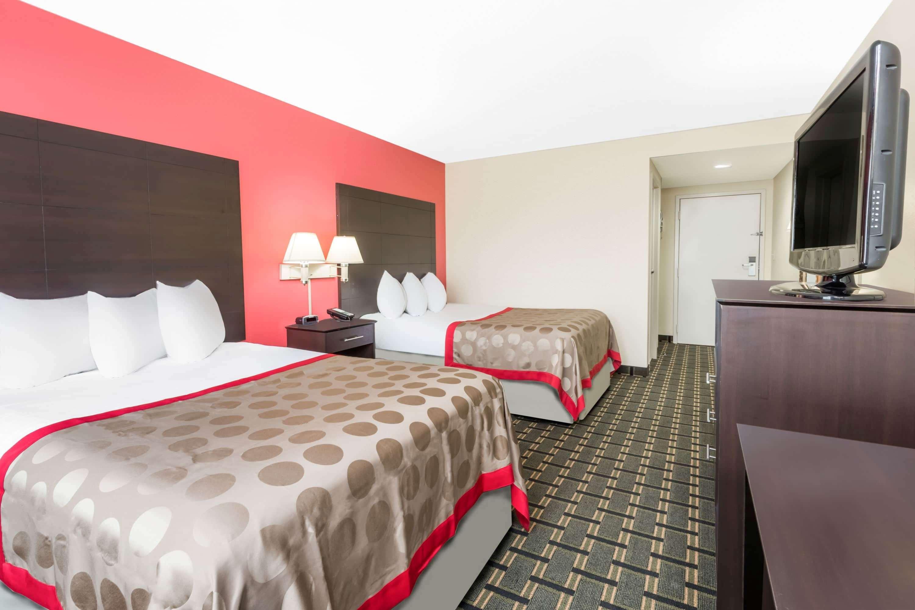Ramada By Wyndham Vandalia Exterior photo
