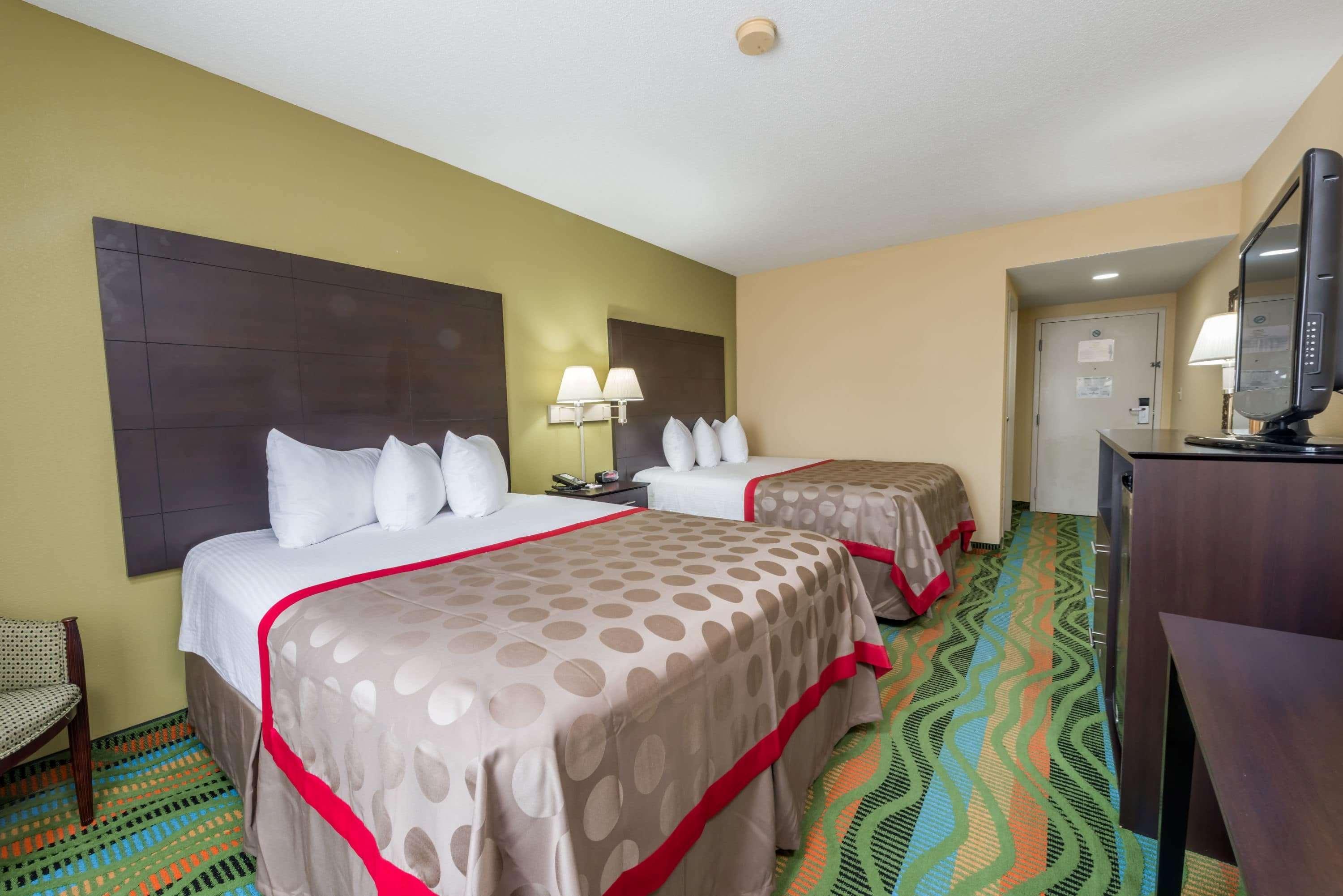 Ramada By Wyndham Vandalia Exterior photo